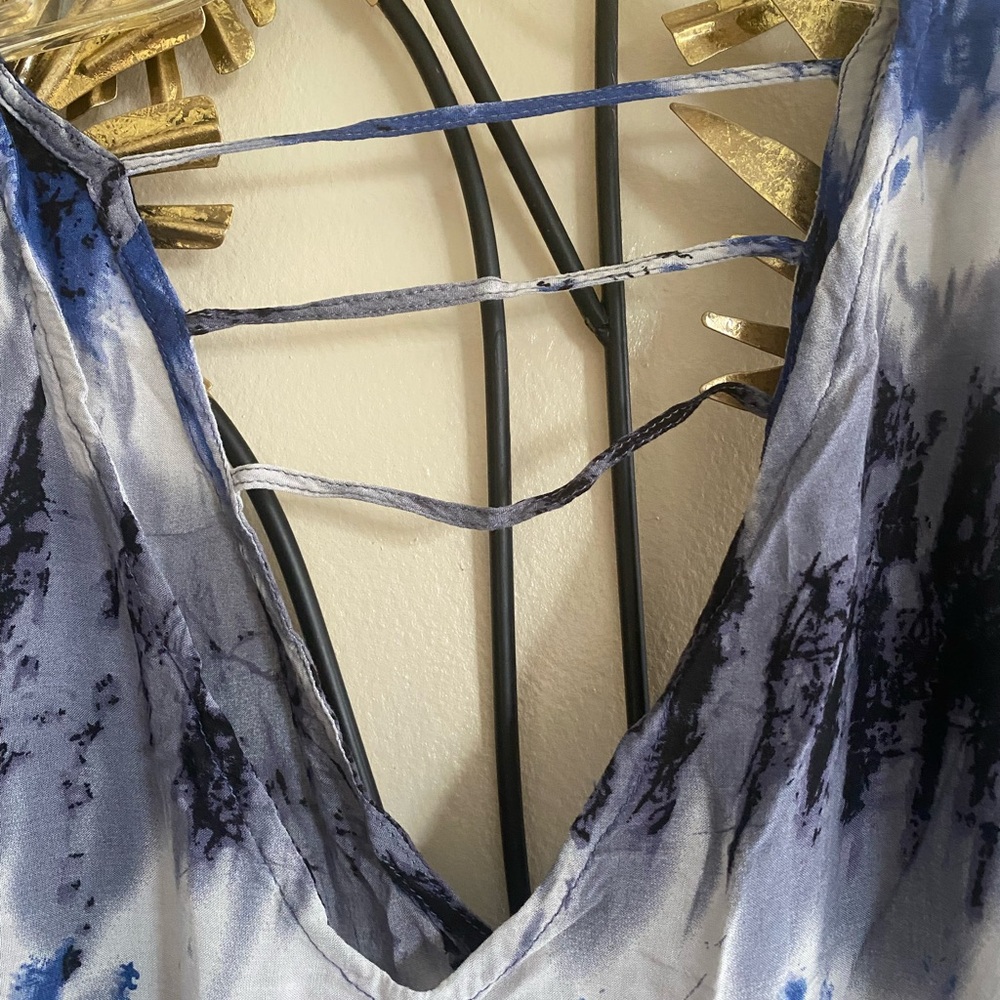 Elegant Blue and Black Tie-Dye Dress - Picture 3 of 3